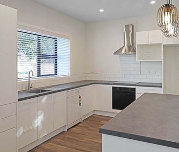BEAUTIFUL FAMILY HOME WAITING FOR YOU! - Photo 4