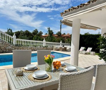3 bedroom luxury Villa for rent in Mijas Costa, Spain - Photo 2