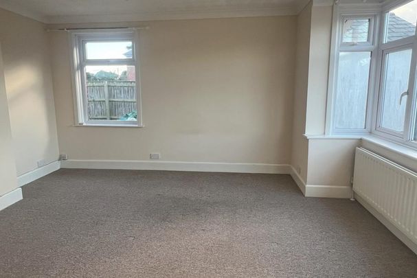 3 bedroom detached bungalow to rent - Photo 1