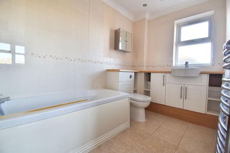 5 bedroom detached house to rent - Photo 5