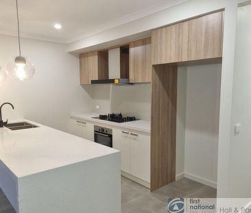 8 Keeping Terrace, 3029, Tarneit Vic - Photo 1