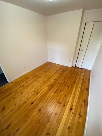 93 Lower Union St - Unit 3, 4 bed, 1.5 bath - Photo 4