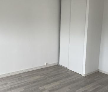 A LOUER REZE CHATEAU - Appt T4 - 72 m2 - 3ème étage - calme - Photo 4