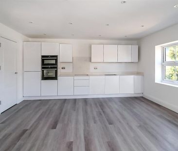 1A Hermitage Road, Woking, Surrey, GU21 - Photo 3