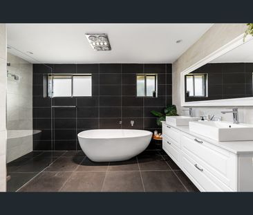 6 Beazley Place, Baulkham Hills, NSW 2153 - Photo 3
