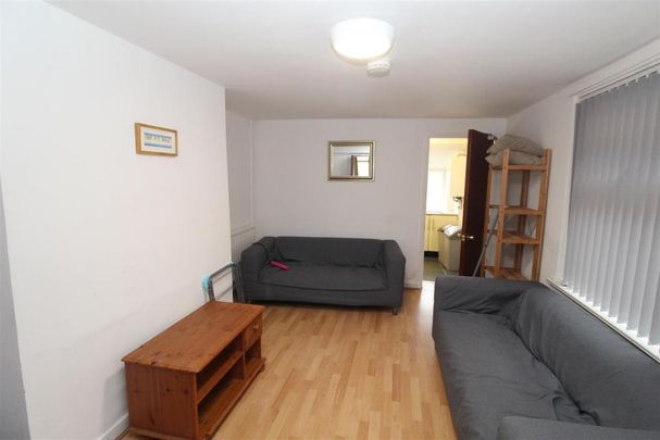 6 bedroom house to rent - Photo 1