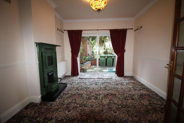 4 bedroom semi-detached house to rent - Photo 1