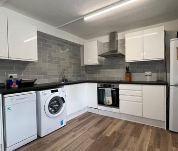 3 bedroom ground floor flat to rent - Photo 6