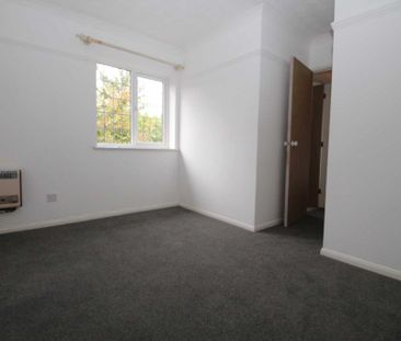 2 bed Cluster House for rent - Photo 2