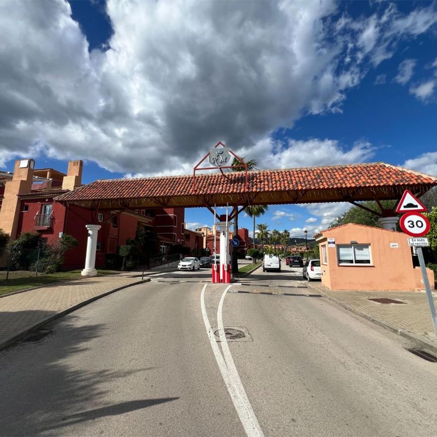 Piso de alquiler en Avenida Aljaima, 15, Reserva de Marbella - Photo 1