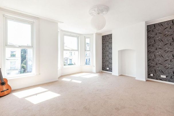 3 bedroom flat to rent - Photo 1