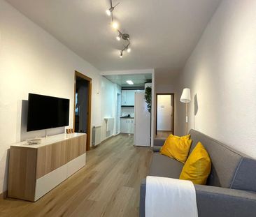 Piso de alquiler en Rambla de Sant Jordi, Centre - Photo 4