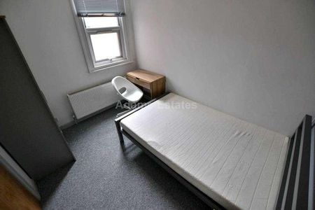 Clarendon Road, Reading, RG6 - Photo 3