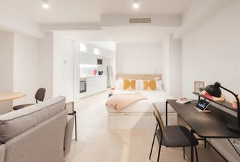 Calle Lazcano, Málaga, Andalusia 29008