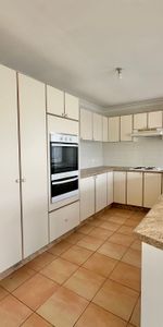 Well Presented Home! - Photo 4