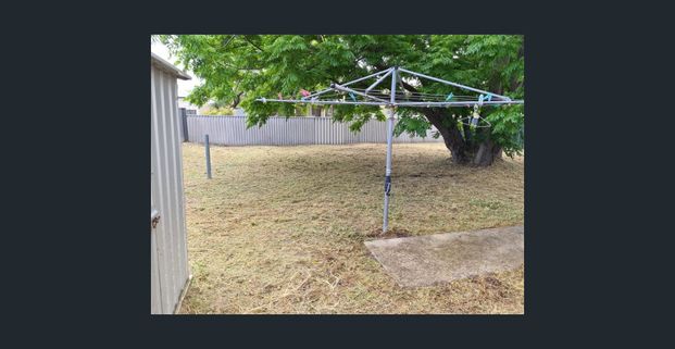 3 x 1 house with carport, - Photo 1