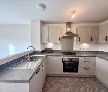 3 bedroom semi-detached house to rent - Photo 2