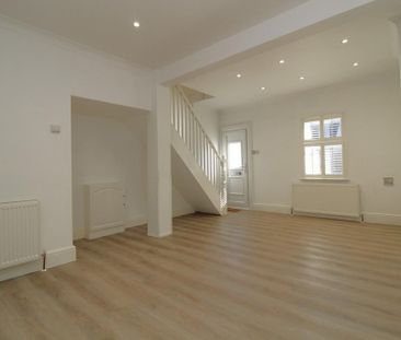 2 bedroom end of terrace house to rent - Photo 1