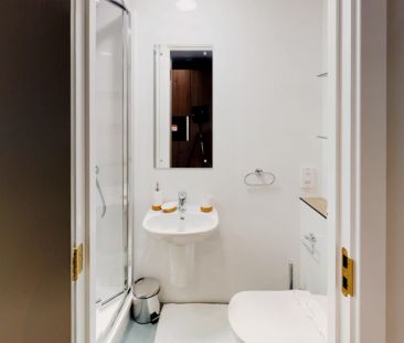 Premium Studio with Courtyard View 2 - Photo 6