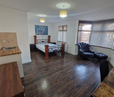 1 bedroom house of multiple occupation to rent - Photo 2