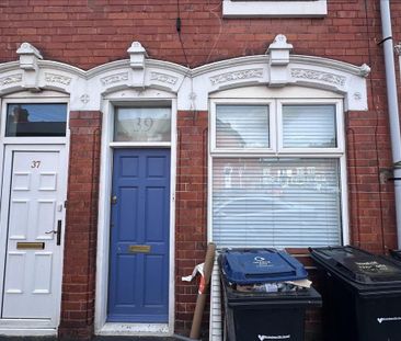 3 bedroom terraced house to rent - Photo 4