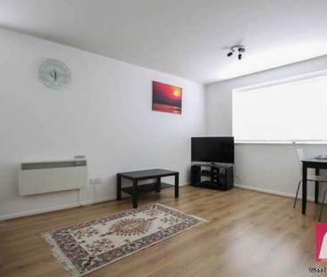 2 bedroom property to rent in Watford - Photo 4