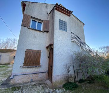 Location Appartement Type 2 Entièrement Rénové à Hyères - Photo 2