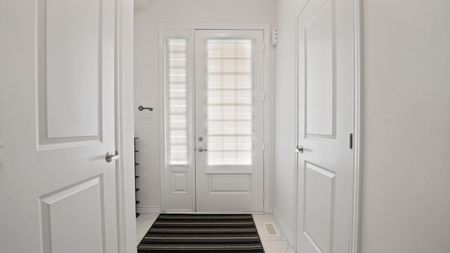 For Lease - 102 Strickland Avenue, Brantford, Ontario - Photo 2