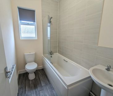 Terraced House to rent on - Photo 4