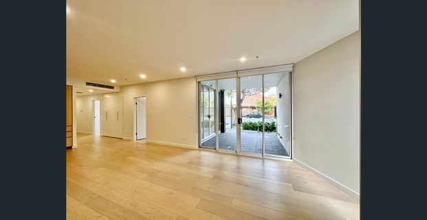 Brand-New Modern Apartment - Photo 1