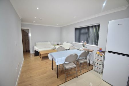 Price £2,050 pcm - Available 07/01/2025 - Furnished - Photo 4