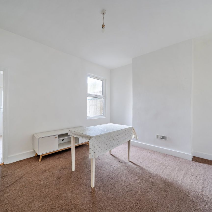 Pevensey Road, London, SW17 - Photo 1