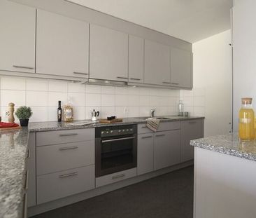 Modern 4.5-room apartment in a quiet residential area - Photo 6