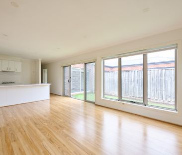 MODERN COMFORT & CONVENIENCE AWAITS!! - Photo 1