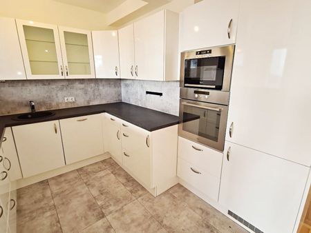 FERNBLICK, TERRASSENHIT, 102 m2 Dachgeschoß-Maisonette, 3 Zimmer, Komplettküche, Wannenbad, Parketten, Innstraße - Photo 5