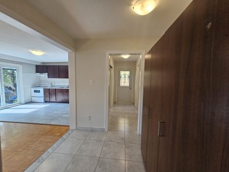 For Lease - 93 North Ridge Road, Vaughan, Ontario - Photo 2