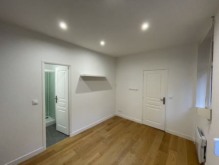 T2 situé 20 rue de Jemmapes dans le Vieux Lille. réf 5685 - Photo 3