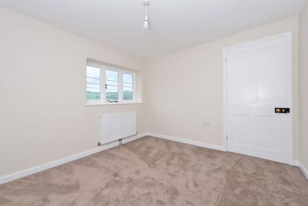 4 bedroom terraced house to rent - Photo 2