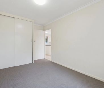 2 bedroom 1 bathroom upper-level apartment close to the beach - Photo 5