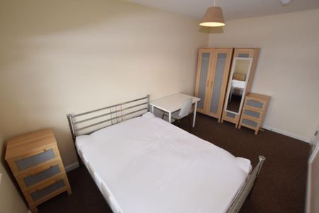 6 bedroom semi-detached house to rent - Photo 5