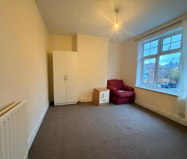 Warren Crescent,Southampton - Photo 5