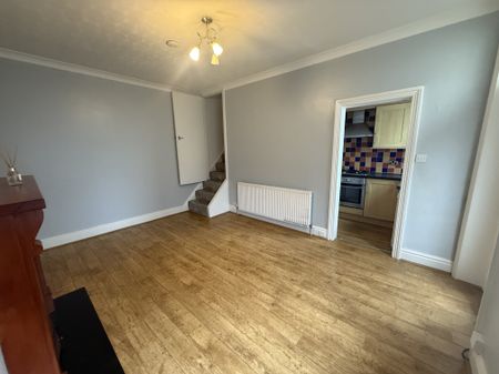 Abbott Street, Huddersfield - Photo 2