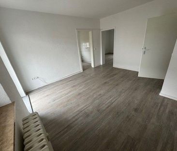 Frisch renovierte 2,5 Zimmerwohnung mit Balkon - Foto 1