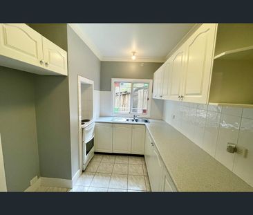 5/17a Lovel Street, Katoomba, NSW 2780 - Photo 2