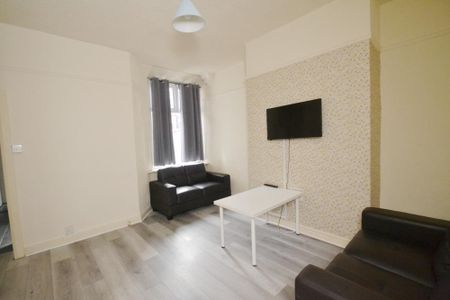 4 bedroom terraced house to rent - Photo 2