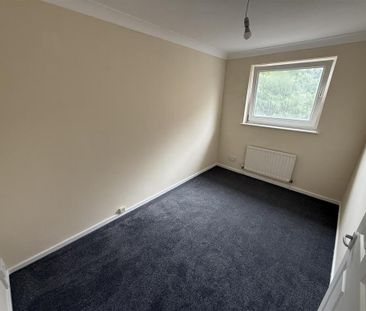 4 bedroom terraced house to rent - Photo 2