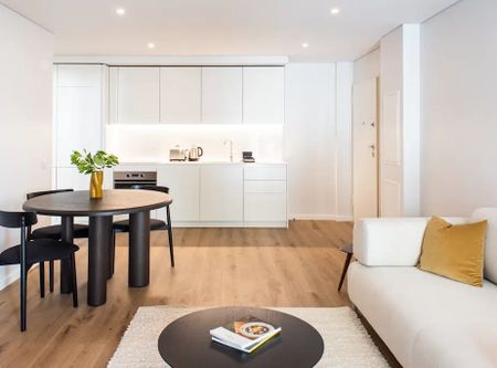 Largo Santa Bárbara, Lisbon, Lisbon 1150-260 - Photo 4