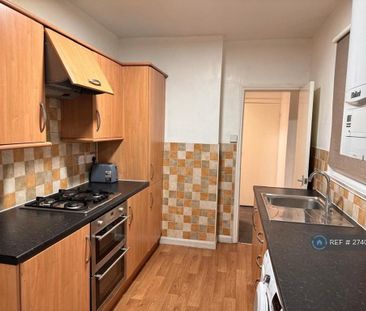 3 bedroom terraced house to rent - Photo 3