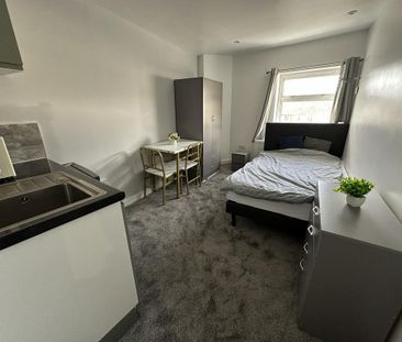 Studio to rent - Photo 1