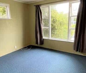Spacious home in popular Sandringham - Photo 2